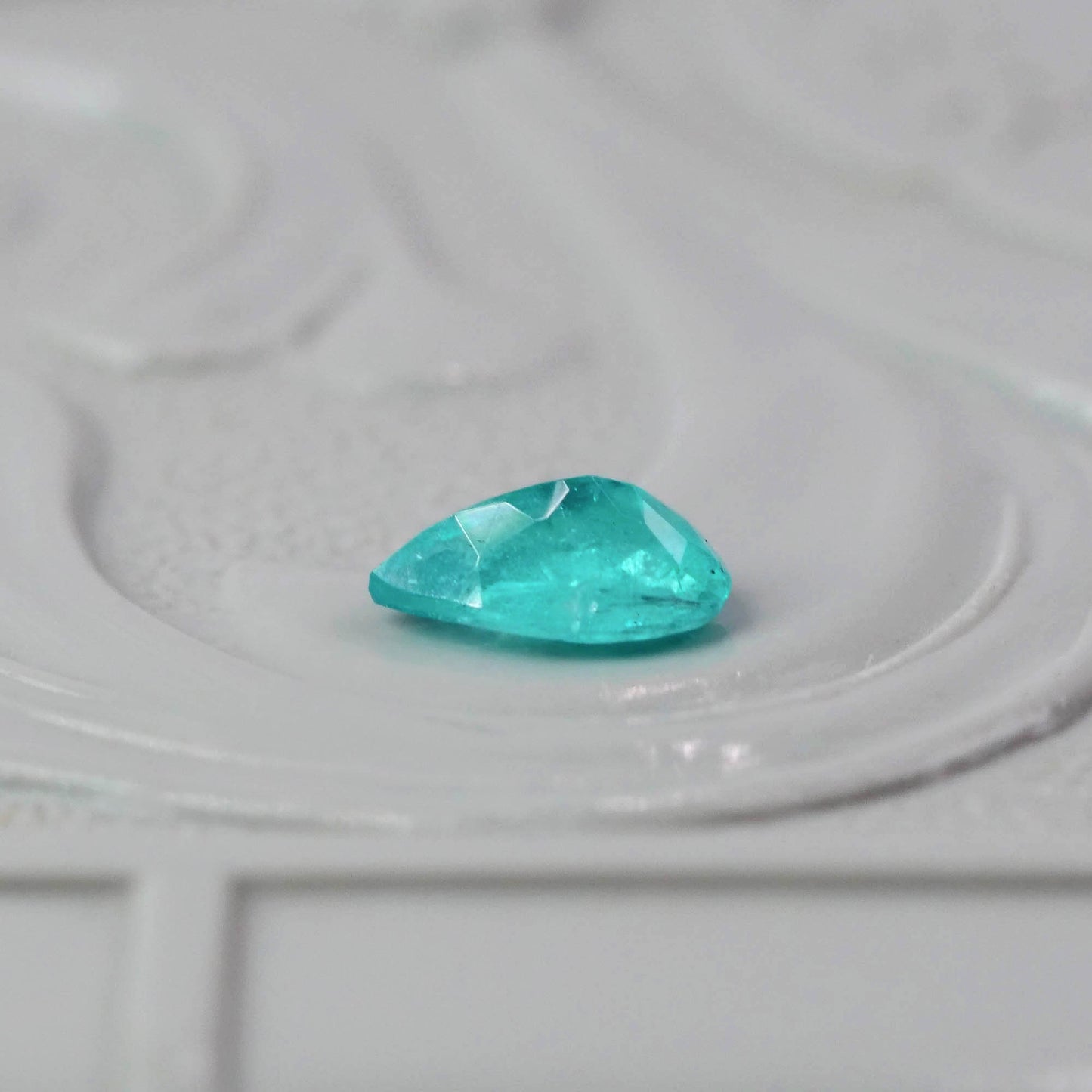 パライバトルマリン ブラジル産 0.15ct ペアシェイプカット 4.6mm×2.8mm×1.9mm【MJ3076】
