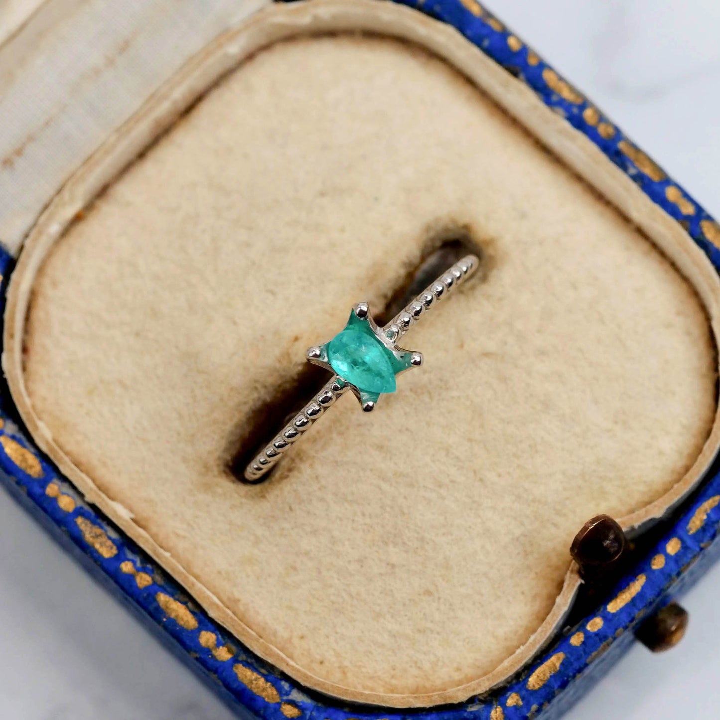 パライバトルマリン ブラジル産 0.15ct ペアシェイプカット 4.6mm×2.8mm×1.9mm【MJ3076】
