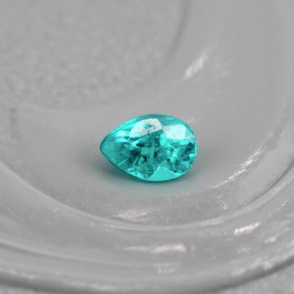 パライバトルマリン ブラジル産 0.07ct ペアシェイプカット 3.0mm×2.1mm×1.7mm【MJ3077】