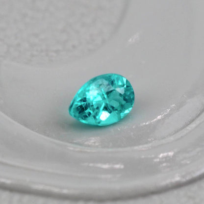 パライバトルマリン ブラジル産 0.07ct ペアシェイプカット 3.0mm×2.1mm×1.7mm【MJ3077】