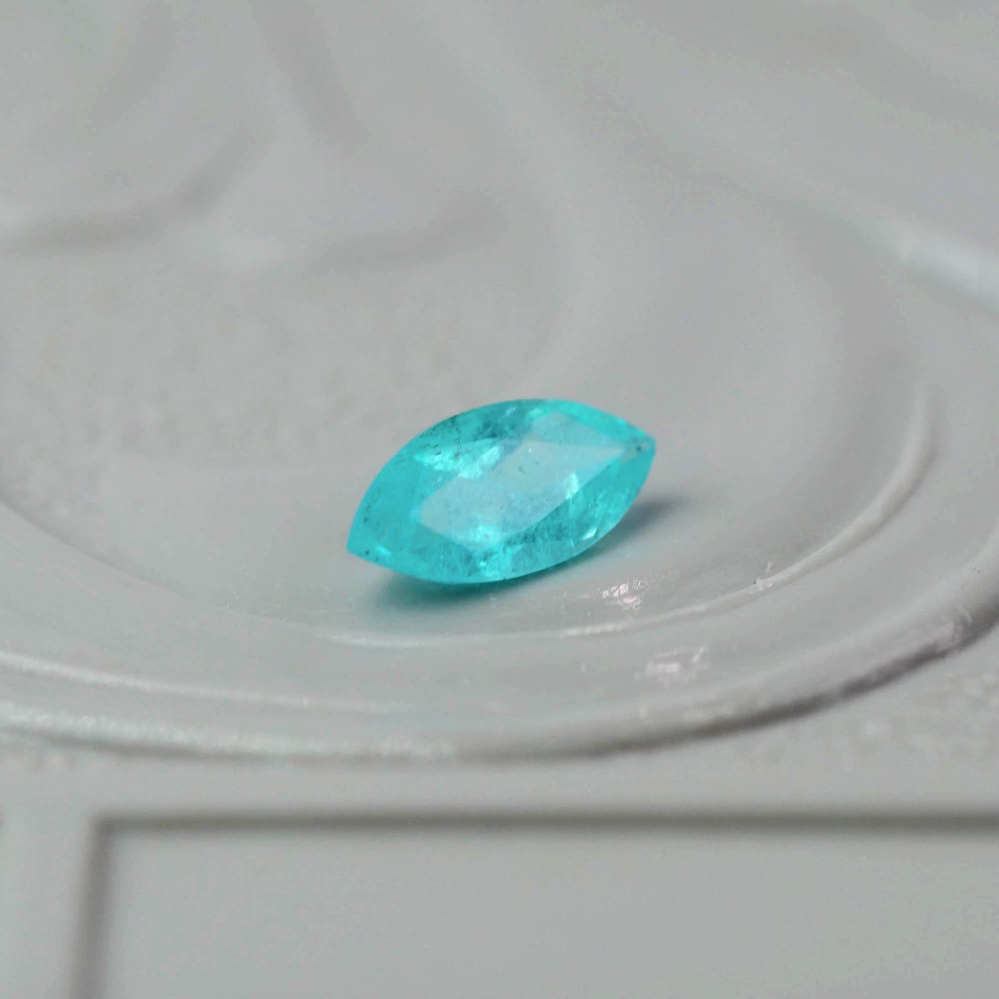 パライバトルマリン ブラジル産 0.09ct マーキスカット 4.5mm×2.1mm×1.4mm【MJ3078】