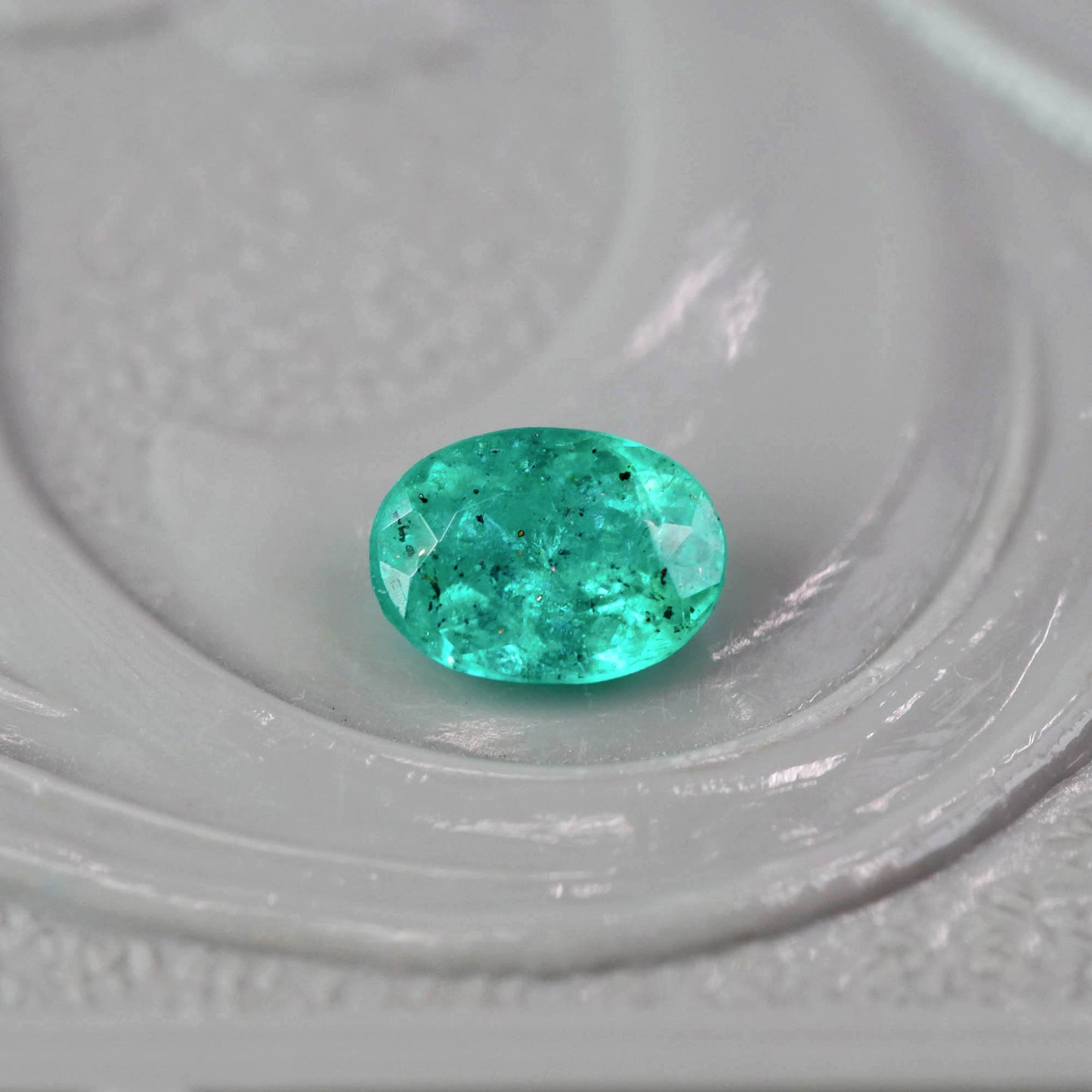 パライバトルマリン ブラジル産 0.15ct オーバルカット 4.0mm×2.9mm×1.8mm【MJ3080】