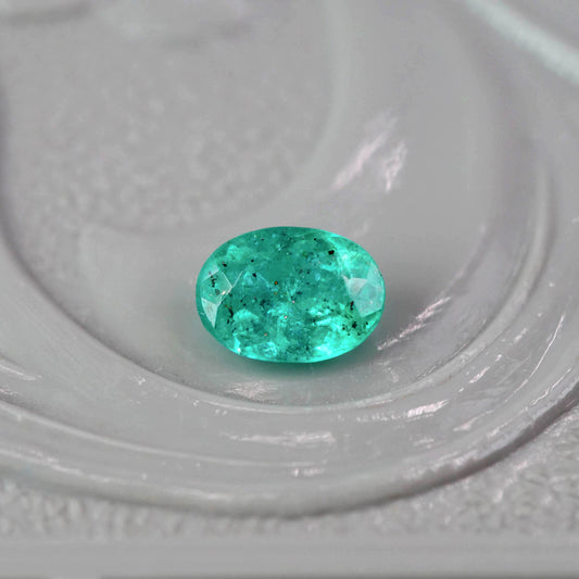 パライバトルマリン ブラジル産 0.15ct オーバルカット 4.0mm×2.9mm×1.8mm【MJ3080】