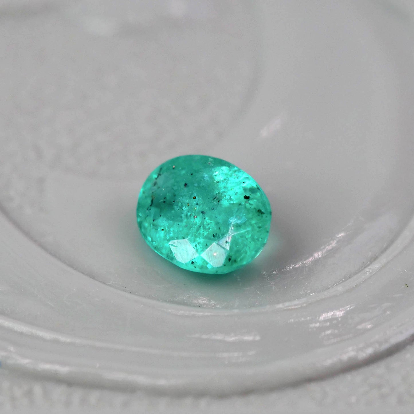 パライバトルマリン ブラジル産 0.15ct オーバルカット 4.0mm×2.9mm×1.8mm【MJ3080】