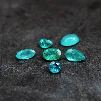 パライバトルマリン ブラジル産 0.08ct ラウンドカット 2.7mm×2.6mm×1.9mm【MJ3079】