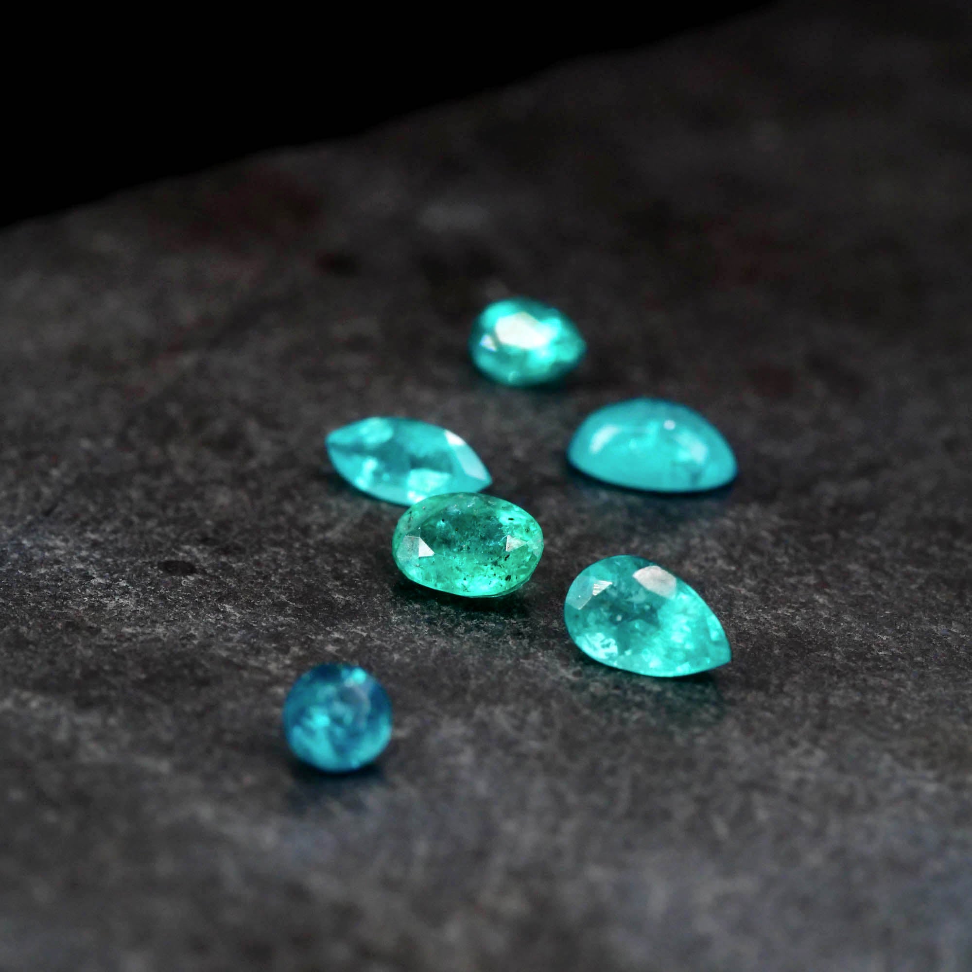 パライバトルマリン ブラジル産 0.08ct ラウンドカット 2.7mm×2.6mm