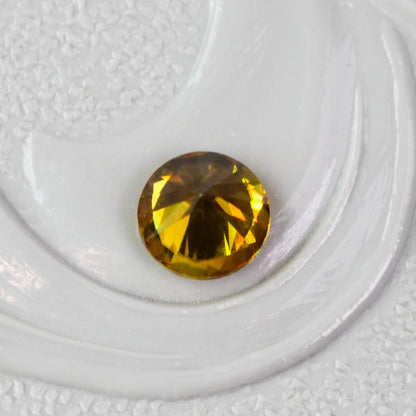 スフェーン 0.27ct ラウンドカット 4.0mm×4.0mm×2.7mm【MJ3081】