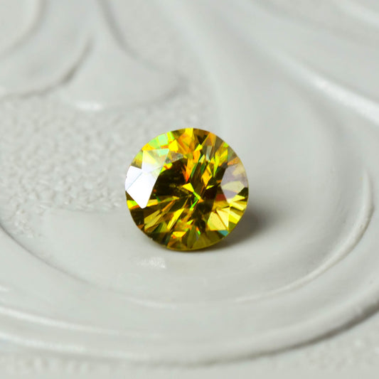 スフェーン 0.22ct ラウンドカット 3.8mm×3.8mm×2.4mm【MJ3084】