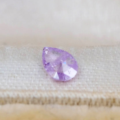 パープリッシュピンクダイヤモンド 0.076ct ペアシェイプカット 3.8mm×2.6mm×0.9mm ソーティング付き【MJ3035】