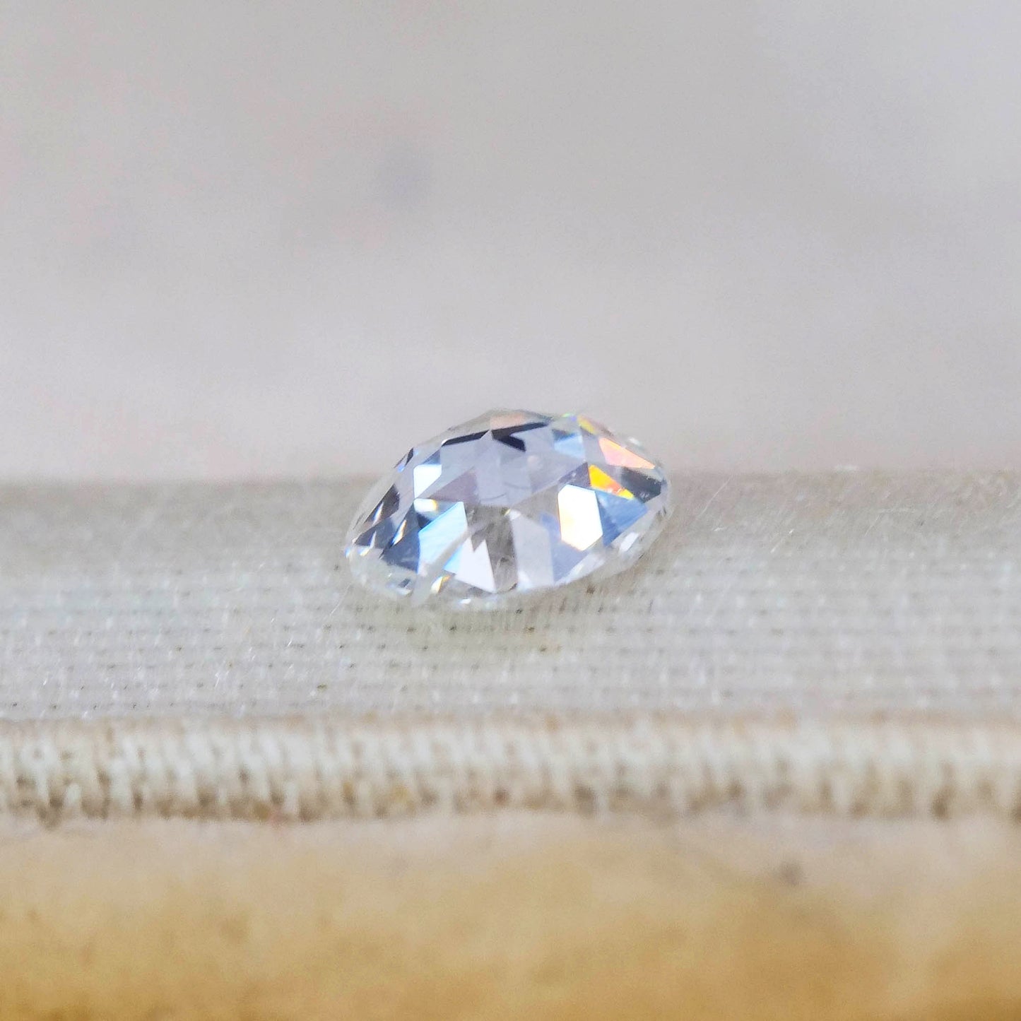 ダイヤモンド 0.084ct D SI-2 ローズカット ソーティング付き 3.0mm×3.0mm×1.2mm【MJ3033】