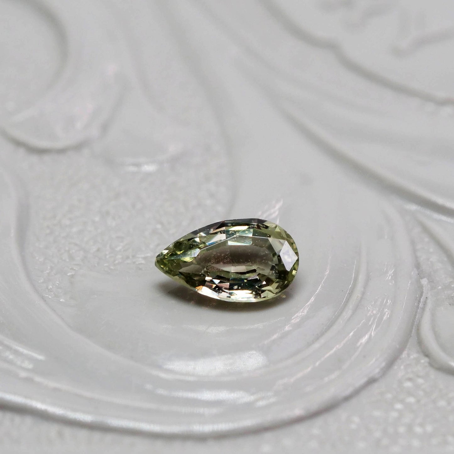 非加熱サファイア 0.25ct ペアシェイプカット 4.9mm×2.9mm×1.8mm【MJ2554-1】
