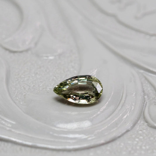 非加熱サファイア 0.25ct ペアシェイプカット 4.9mm×2.9mm×1.8mm【MJ2554-1】