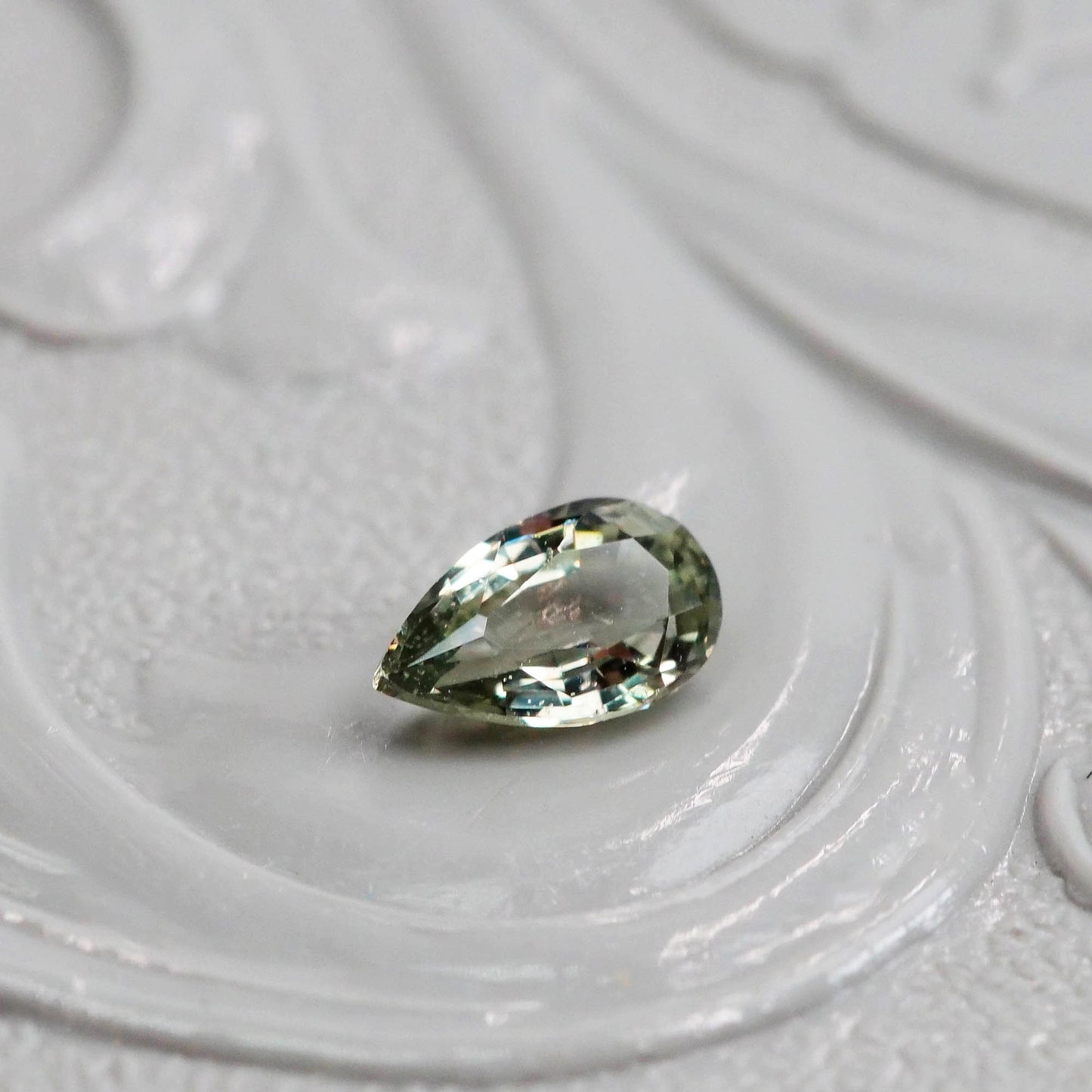 非加熱サファイア 0.25ct ペアシェイプカット 4.9mm×2.9mm×1.8mm【MJ2554-1】