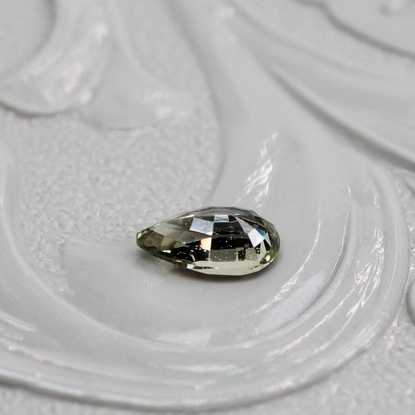 非加熱サファイア 0.25ct ペアシェイプカット 4.9mm×2.9mm×1.8mm【MJ2554-1】