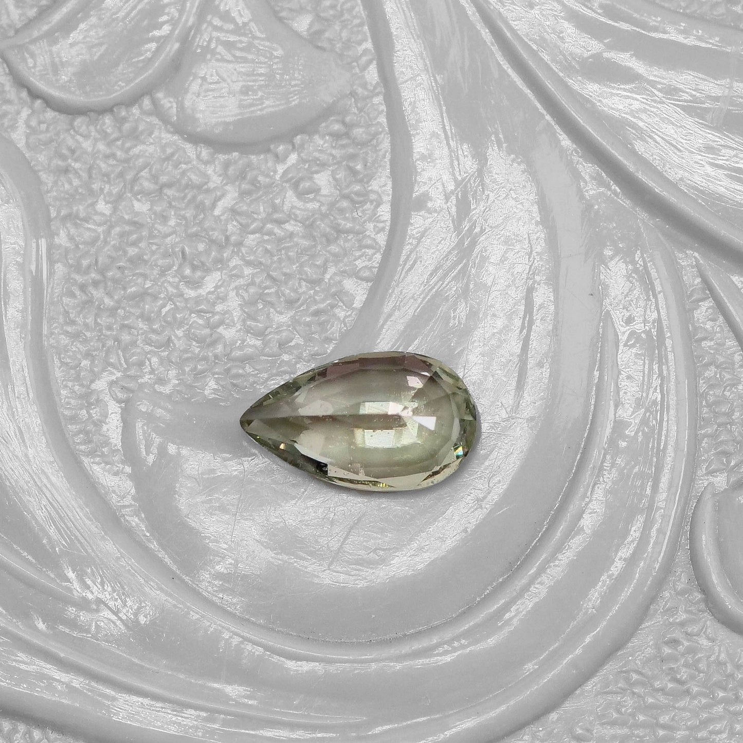 非加熱サファイア 0.25ct ペアシェイプカット 4.9mm×2.9mm×1.8mm【MJ2554-1】