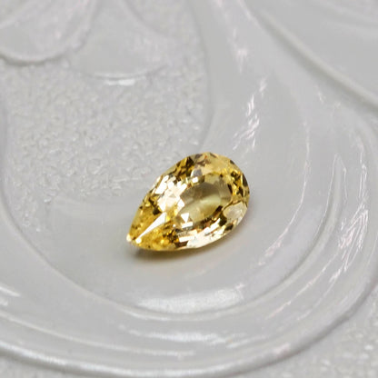 非加熱サファイア 0.24ct ペアシェイプカット 4.9mm×3.0mm×1.9mm【MJ2554-2】