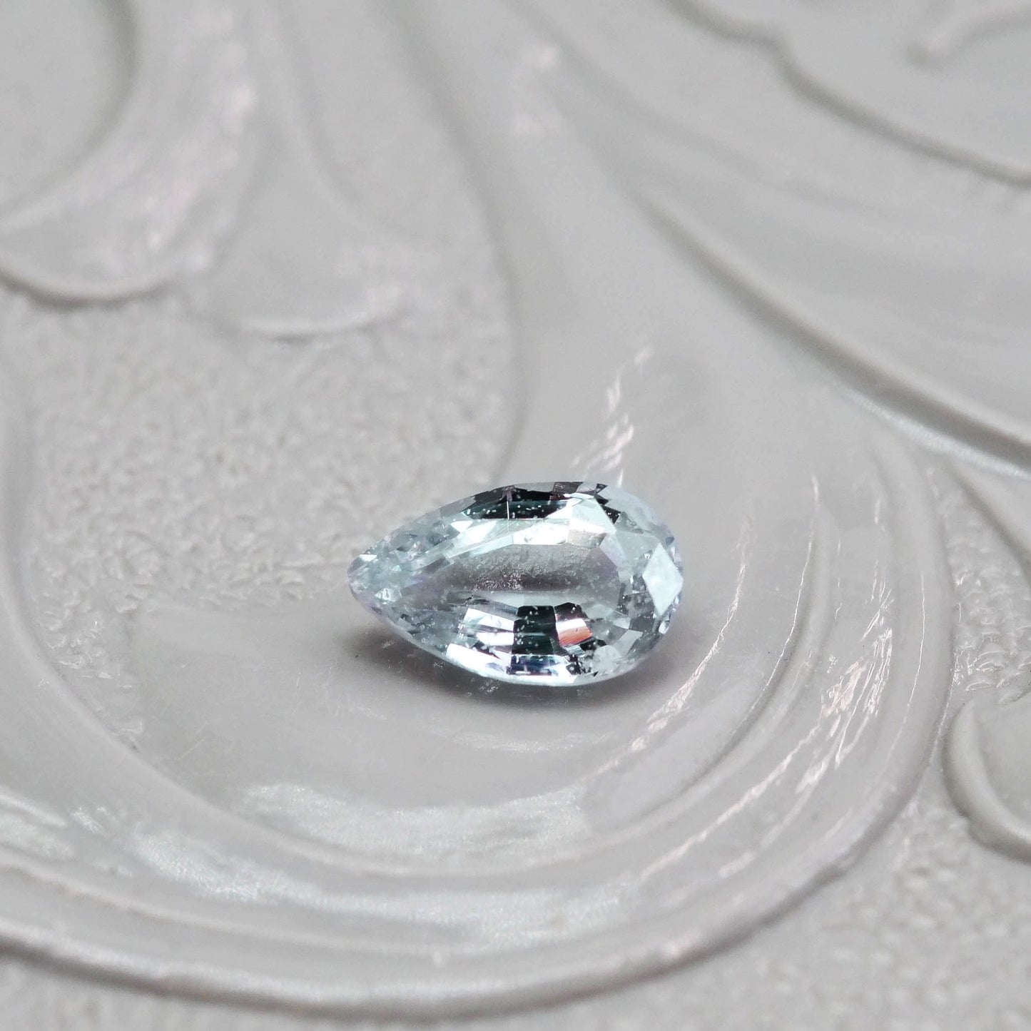 非加熱サファイア 0.25ct ペアシェイプカット 4.9mm×3.0mm×1.8mm【MJ2554-3】