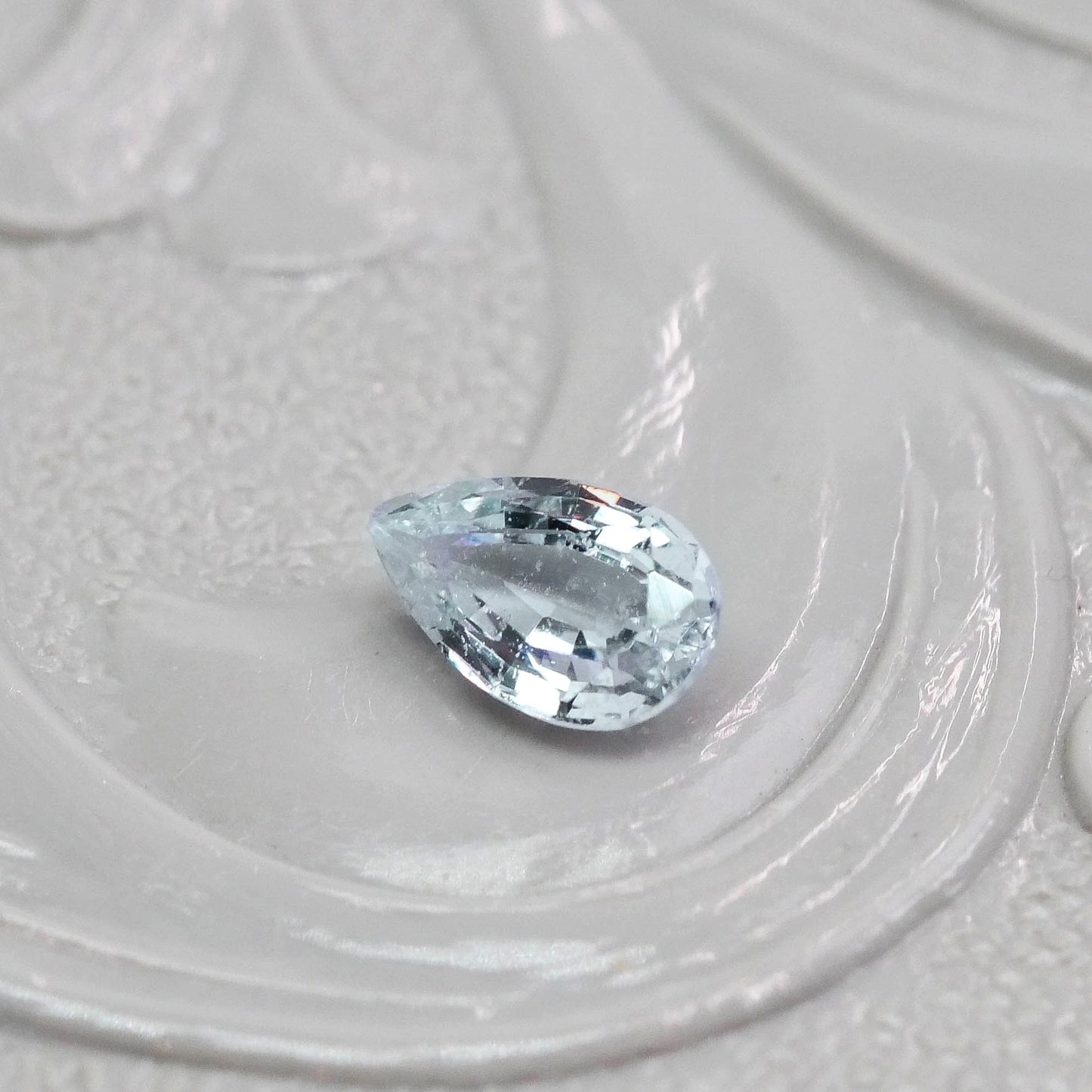 非加熱サファイア 0.25ct ペアシェイプカット 4.9mm×3.0mm×1.8mm【MJ2554-3】