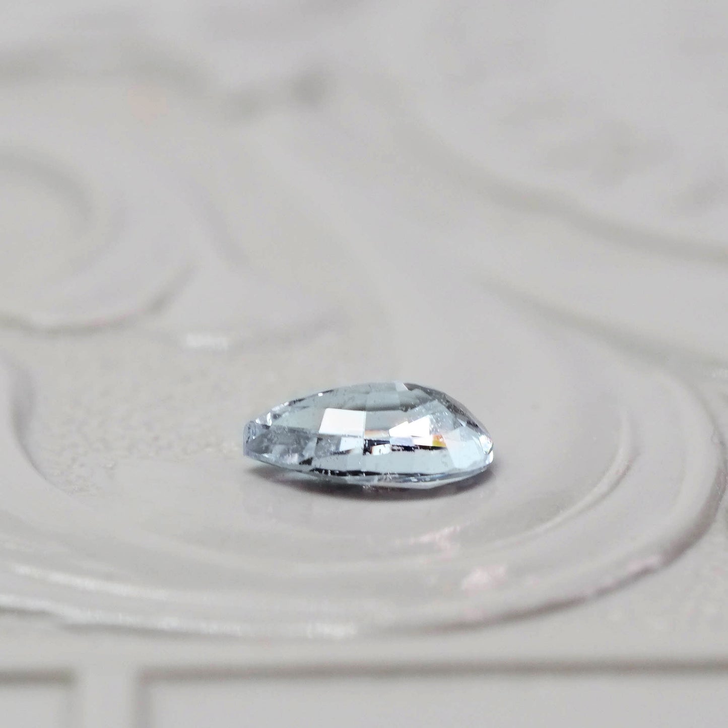非加熱サファイア 0.25ct ペアシェイプカット 4.9mm×3.0mm×1.8mm【MJ2554-3】