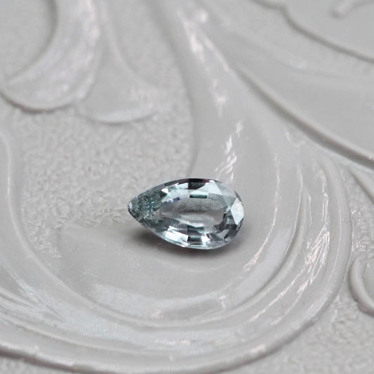 非加熱サファイア 0.22ct ペアシェイプカット 4.8mm×2.9mm×1.8mm【MJ2554-4】