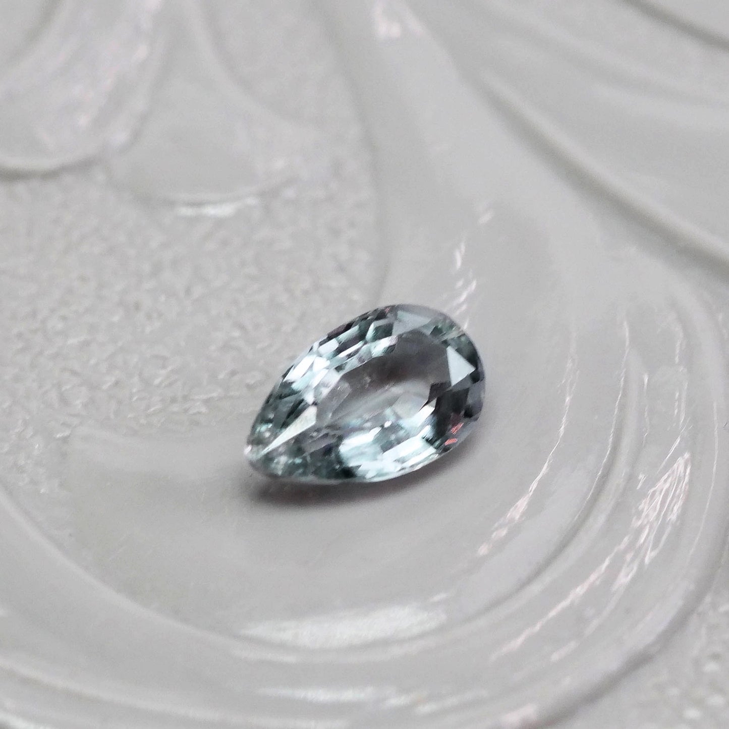 非加熱サファイア 0.22ct ペアシェイプカット 4.8mm×2.9mm×1.8mm【MJ2554-4】