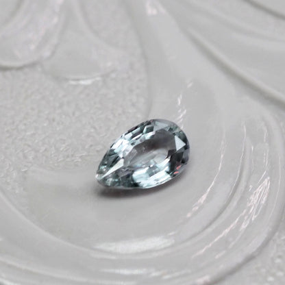 非加熱サファイア 0.22ct ペアシェイプカット 4.8mm×2.9mm×1.8mm【MJ2554-4】