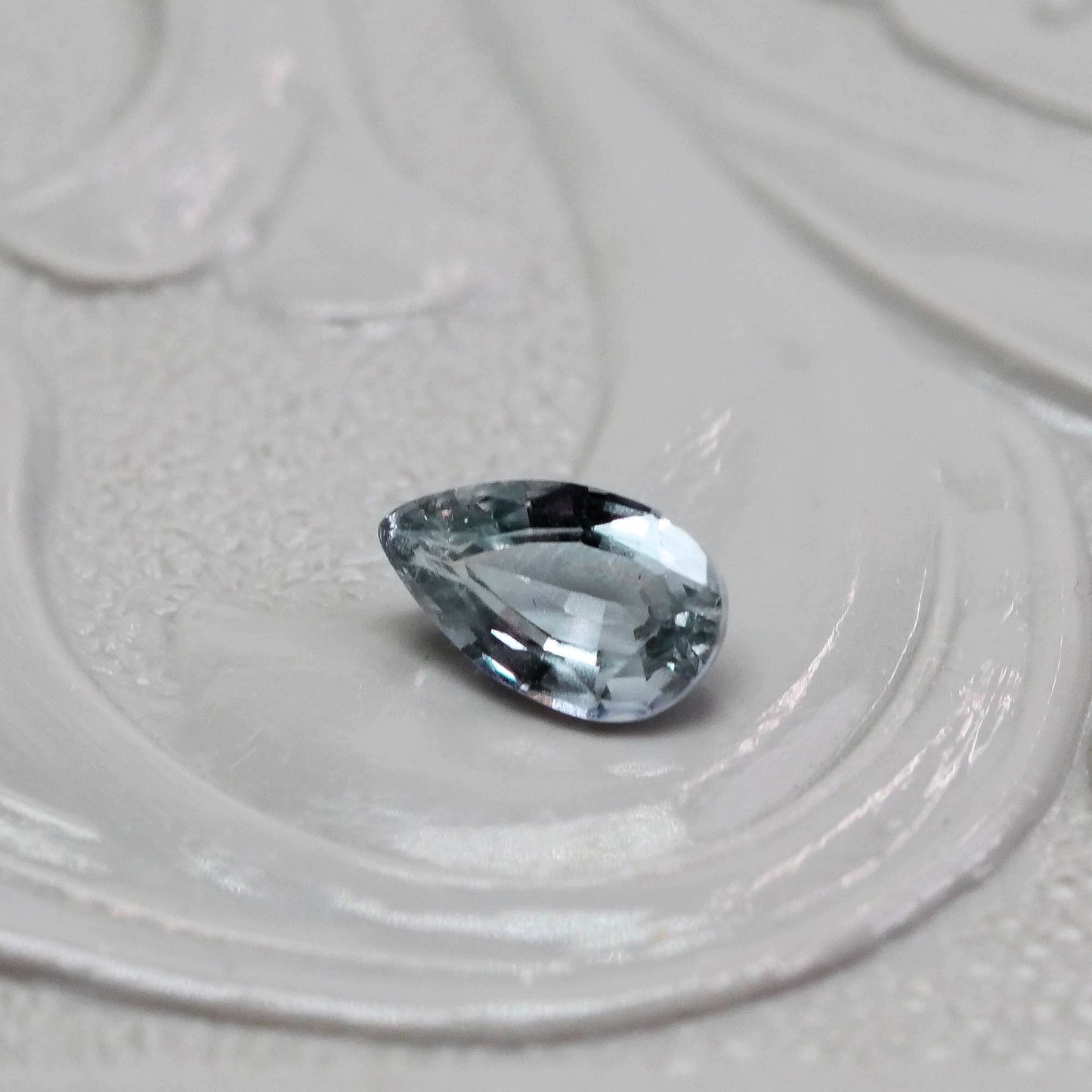非加熱サファイア 0.22ct ペアシェイプカット 4.8mm×2.9mm×1.8mm【MJ2554-4】