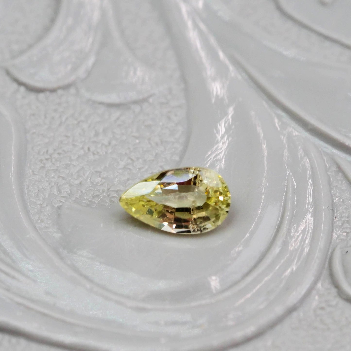 非加熱サファイア 0.22ct ペアシェイプカット 4.9mm×2.9mm×1.9mm【MJ2554-6】