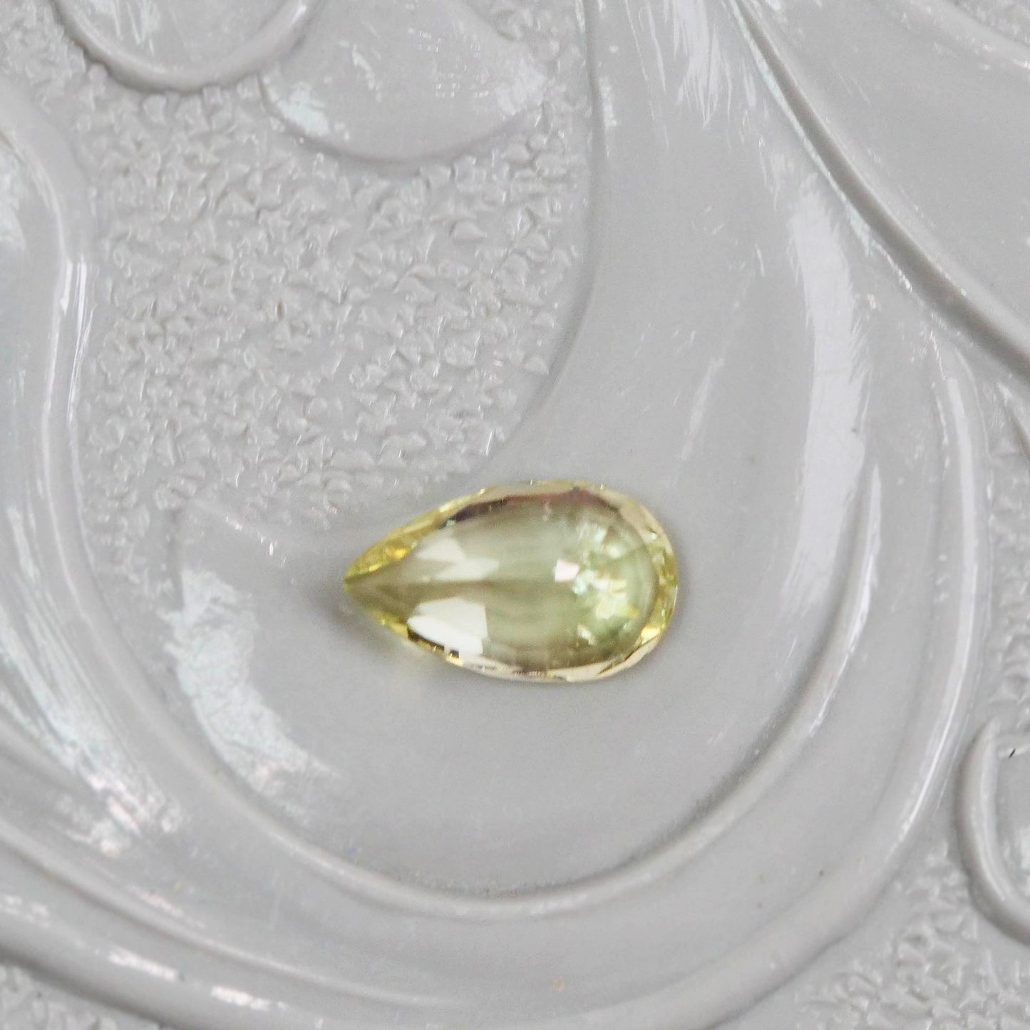 非加熱サファイア 0.22ct ペアシェイプカット 4.9mm×2.9mm×1.9mm【MJ2554-6】