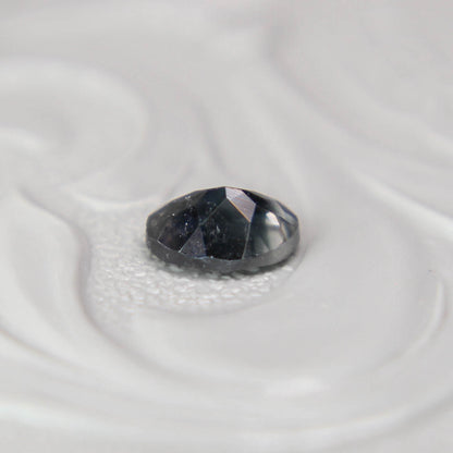 バイカラートルマリン 0.36ct オーバルカット 5.2mm×3.9mm×2.5mm【MJ3090】