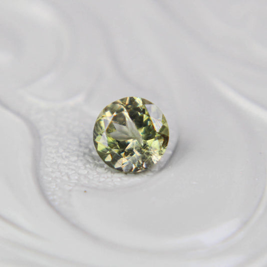 バイカラートルマリン 0.22ct ラウンドカット 3.9mm×3.9mm×2.4mm【MJ3100】
