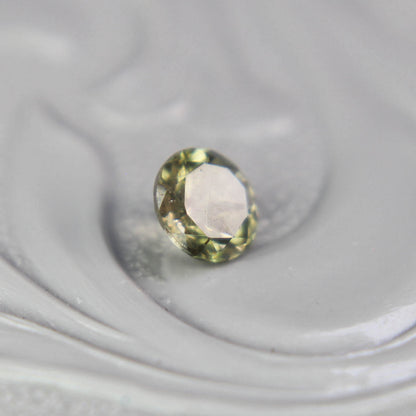 バイカラートルマリン 0.22ct ラウンドカット 3.9mm×3.9mm×2.4mm【MJ3100】