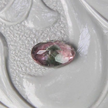 バイカラートルマリン 0.25ct オーバルカット 5.0mm×3.1mm×2.1mm【MJ3099】