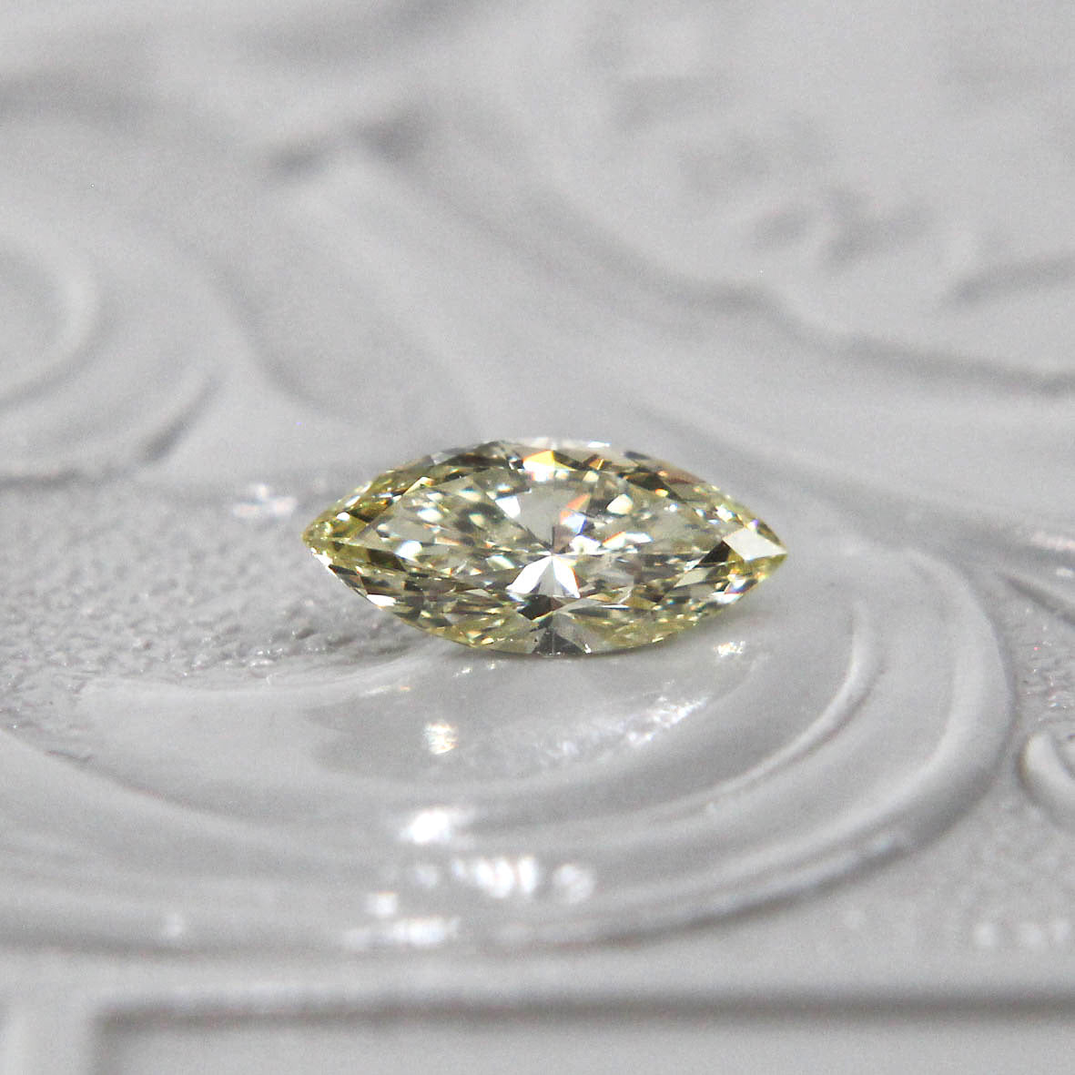 ダイヤモンド 0.20ct マーキスカット 6.3mm×2.9mm×1.8mm【MJ2917】