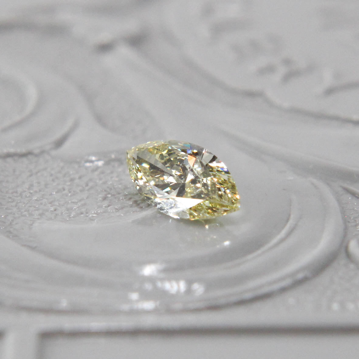 ダイヤモンド 0.20ct マーキスカット 6.3mm×2.9mm×1.8mm【MJ2917】