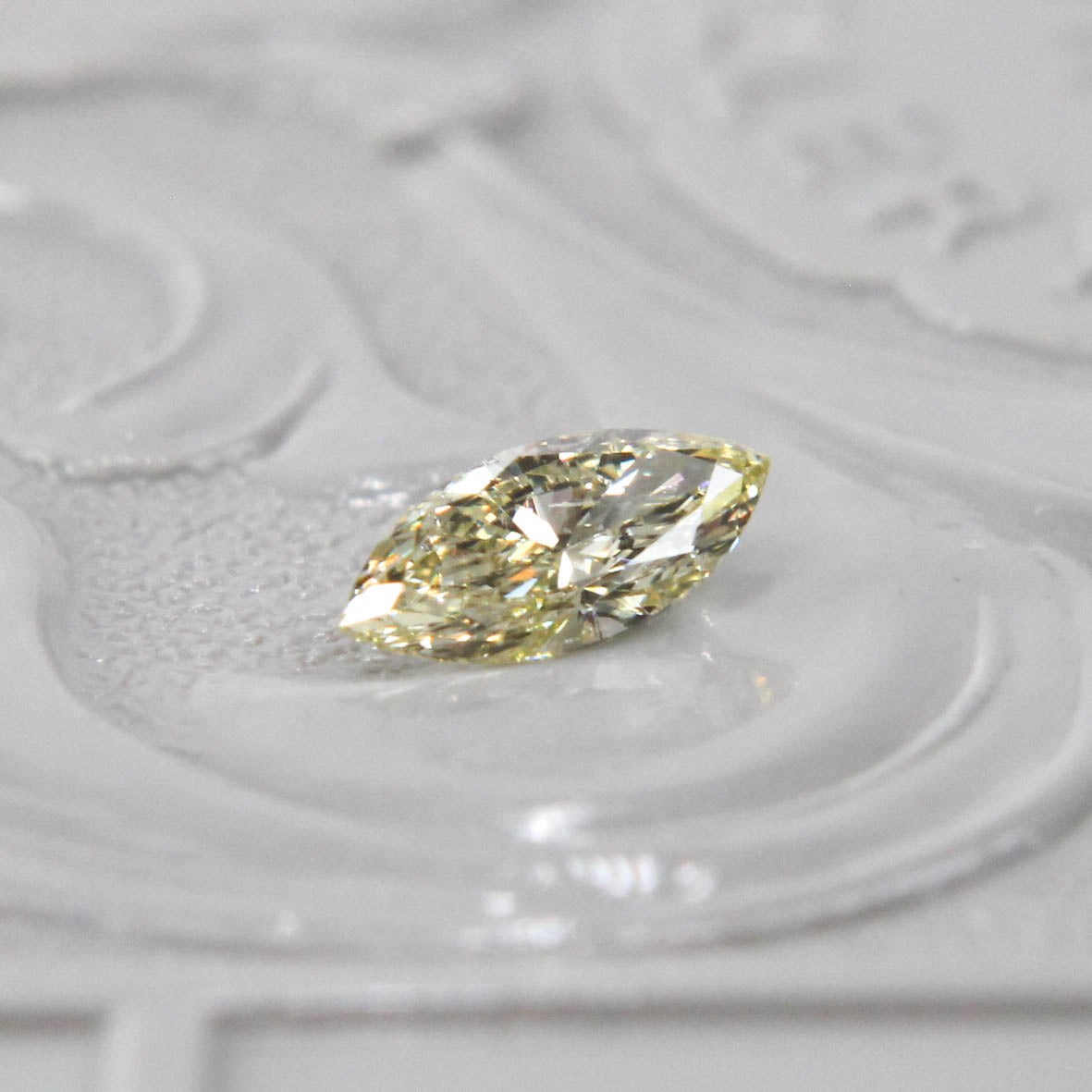 ダイヤモンド 0.20ct マーキスカット 6.3mm×2.9mm×1.8mm【MJ2917】