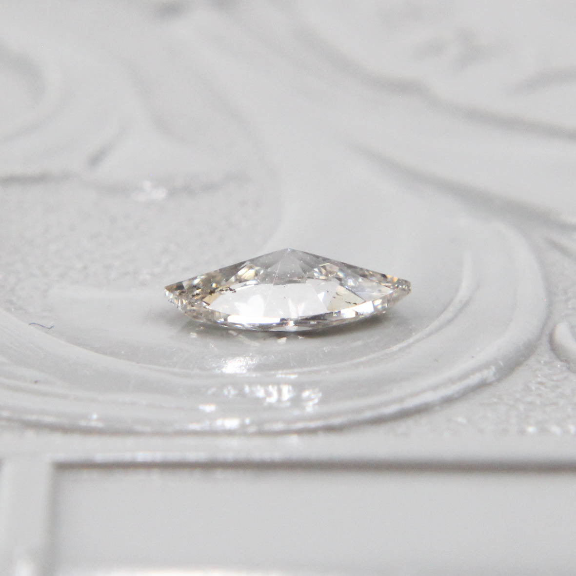 ダイヤモンド 0.18ct マーキスカット 5.8mm×2.8mm×1.7mm【MJ2914】