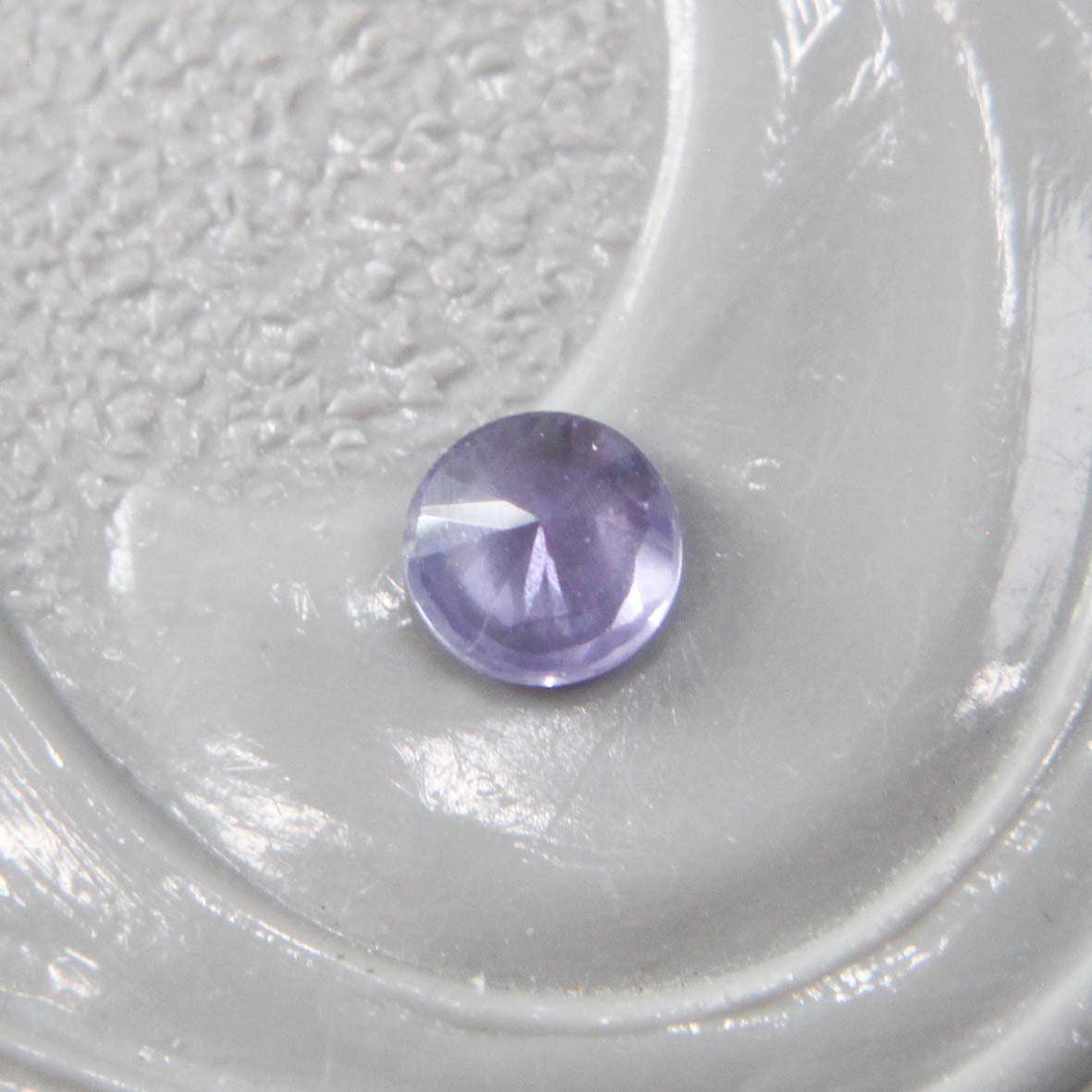 サファイア 0.09ct ラウンドカット 2.7mm×2.7mm×1.4mm【MJ2986】