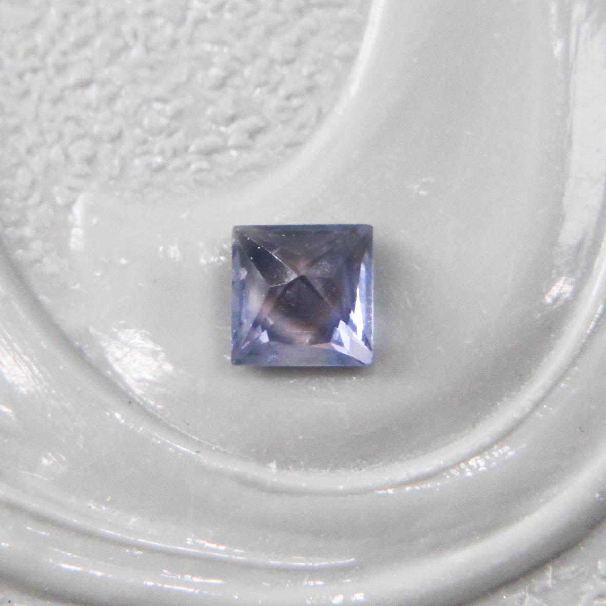 バイカラーサファイア 0.12ct スクエアカット 2.7mm×2.7mm×1.4mm【MJ2987】