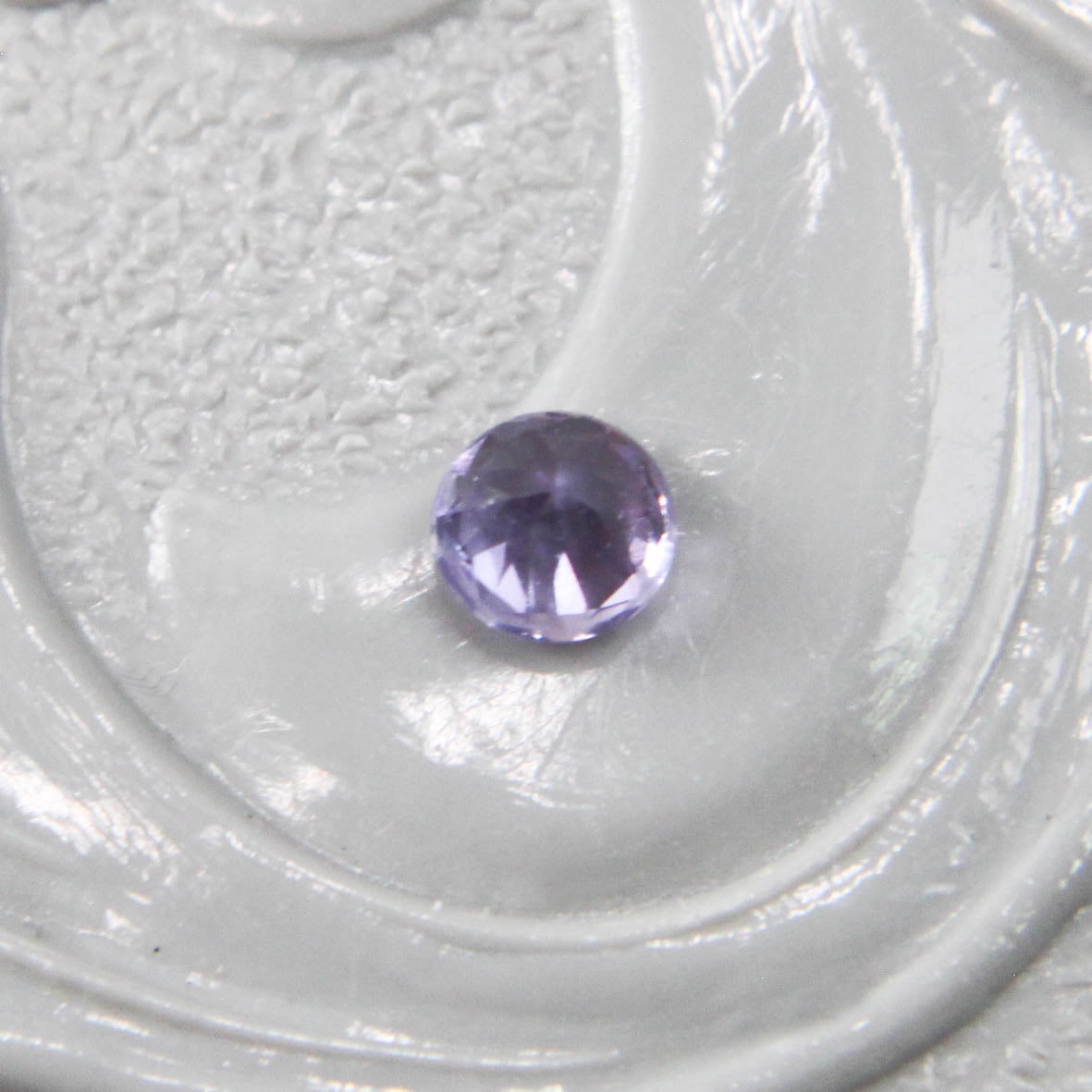 サファイア 0.12ct ラウンドカット 2.7mm×2.7mm×1.9mm【MJ2990】