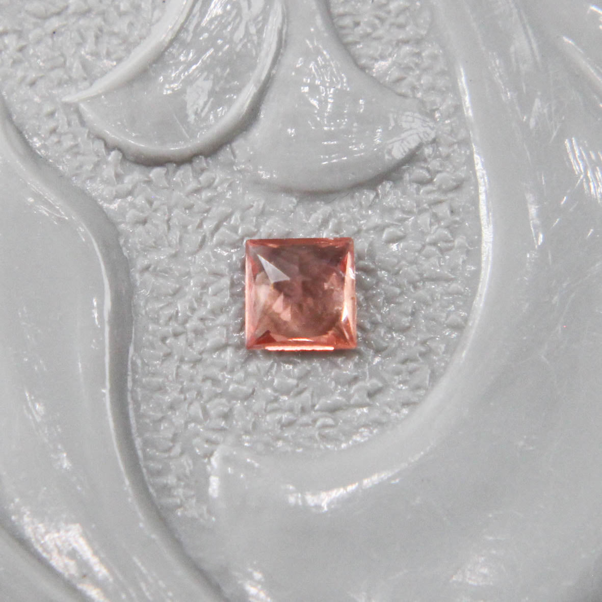 サファイア 0.06ct スクエアカット 2.3mm×2.2mm×1.2mm【MJ2994】