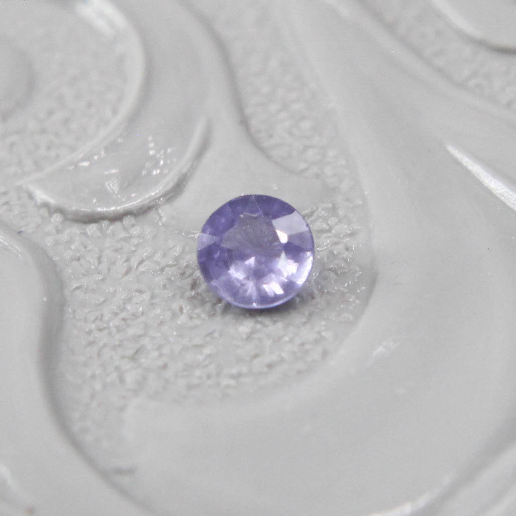 サファイア 0.09ct ラウンドカット 2.7mm×2.7mm×1.4mm【MJ2986】