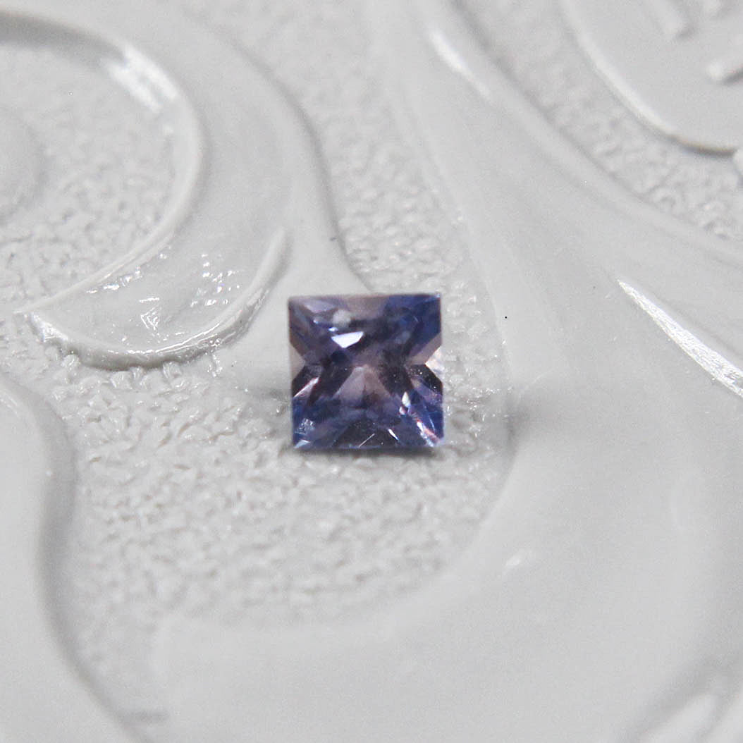 バイカラーサファイア 0.12ct スクエアカット 2.7mm×2.7mm×1.4mm【MJ2987】