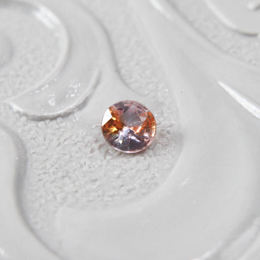 バイカラーサファイア 0.08ct ラウンドカット 2.5mm×2.5mm×1.4mm【MJ2989】