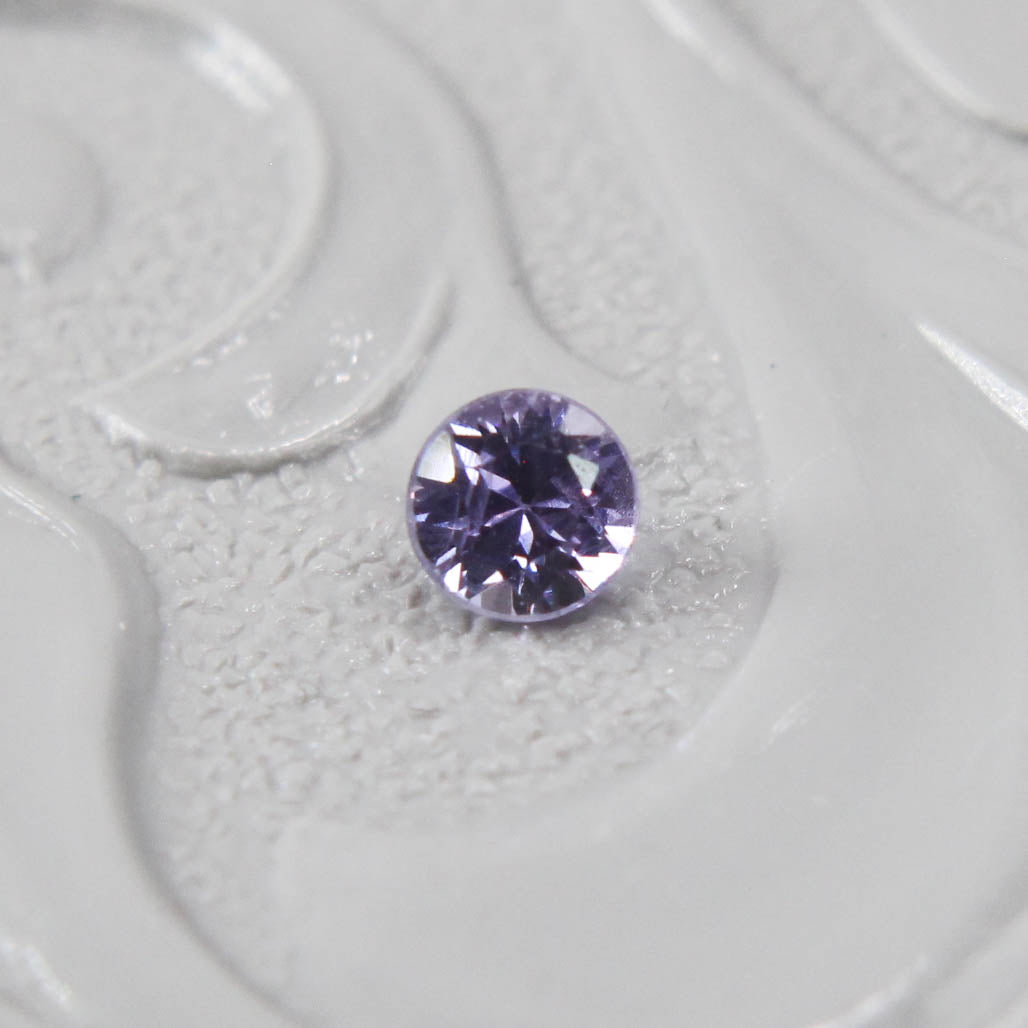 サファイア 0.12ct ラウンドカット 2.7mm×2.7mm×1.9mm【MJ2990】