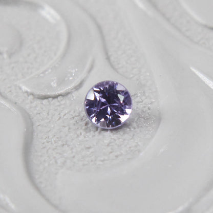 サファイア 0.12ct ラウンドカット 2.7mm×2.7mm×1.9mm【MJ2990】