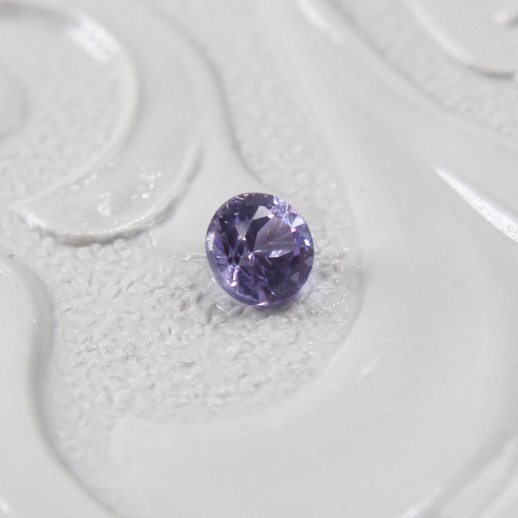 サファイア 0.12ct ラウンドカット 2.7mm×2.7mm×1.9mm【MJ2990】