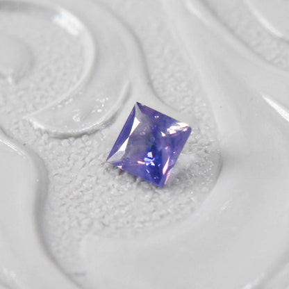 バイカラーサファイア 0.15ct スクエアカット 2.8mm×2.8mm×1.7mm【MJ2992】