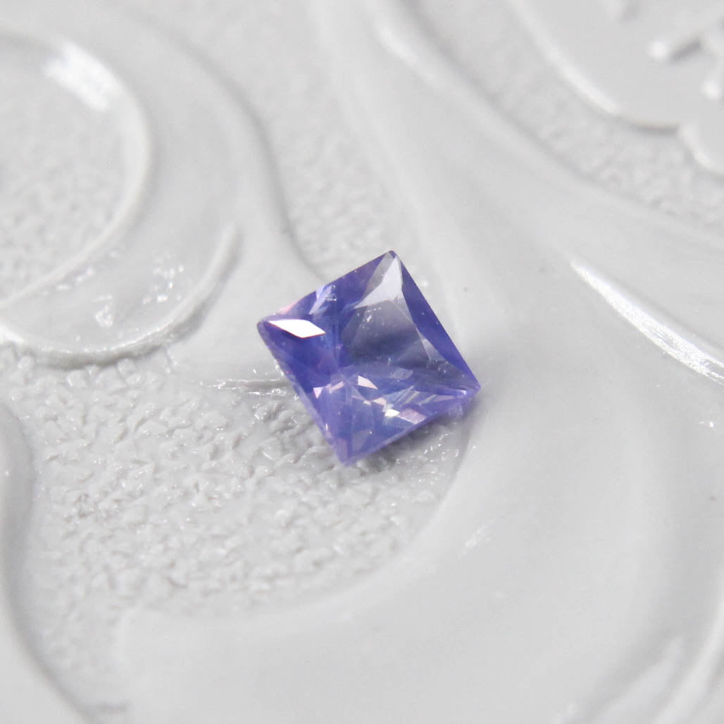 バイカラーサファイア 0.15ct スクエアカット 2.8mm×2.8mm×1.7mm【MJ2992】