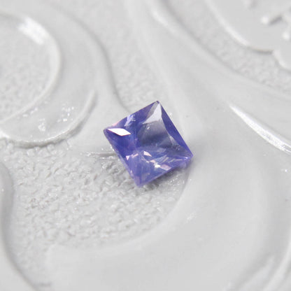 バイカラーサファイア 0.15ct スクエアカット 2.8mm×2.8mm×1.7mm【MJ2992】